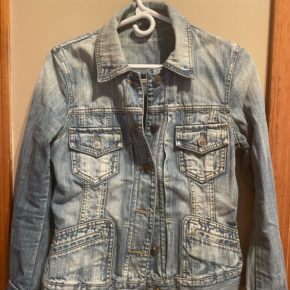 Banana Republic Women's Light Wash Jean Jacket